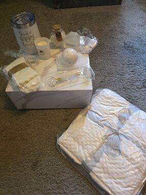 White Spa Gift Set with Marble Box